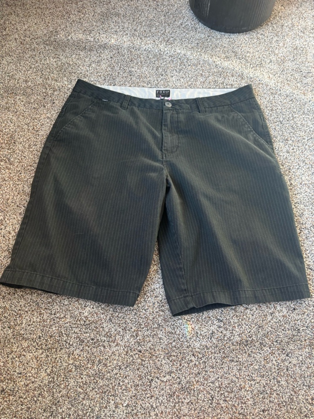 FOX Men's Black Pinstripe Shorts 38” skater